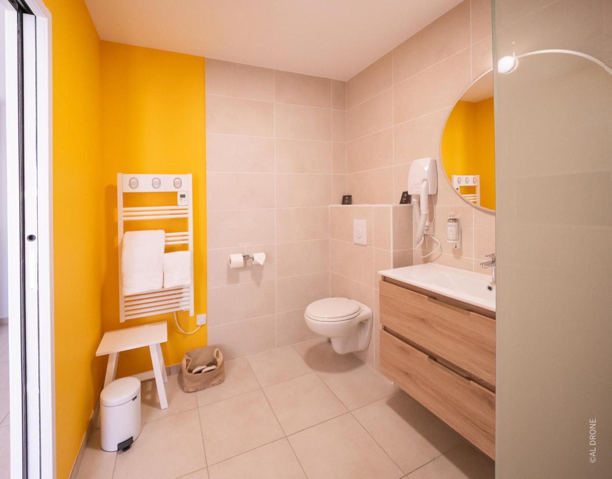 Le Maconnais Guest House Vinzelles エクステリア 写真