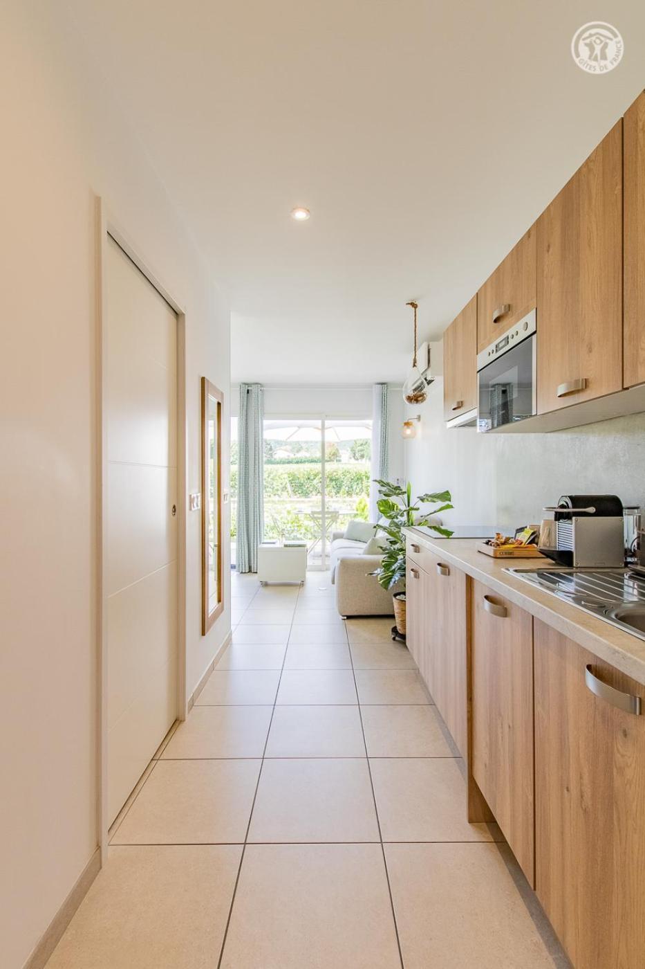 Le Maconnais Guest House Vinzelles エクステリア 写真